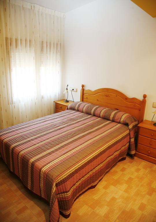 Hostal Cuatro Esquinas Ejea De Los Caballeros Cameră foto
